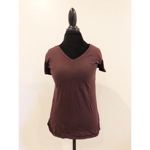Everlane V-neck Tee in Plum Size Medium